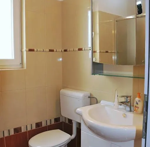 Bella Vista Apartment *